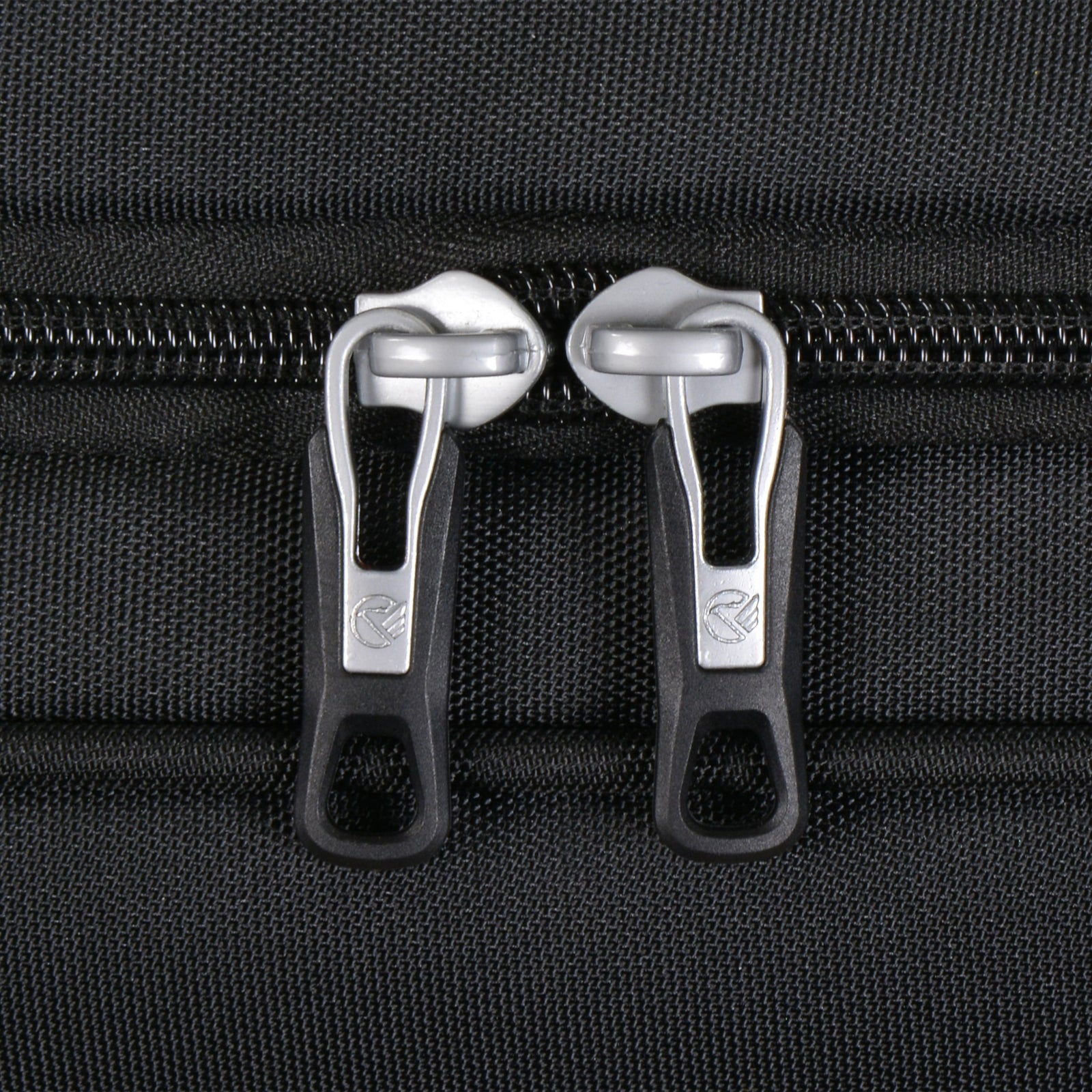 DISCOVER THE SECRET BEHIND LUGGAGE ZIPPERS