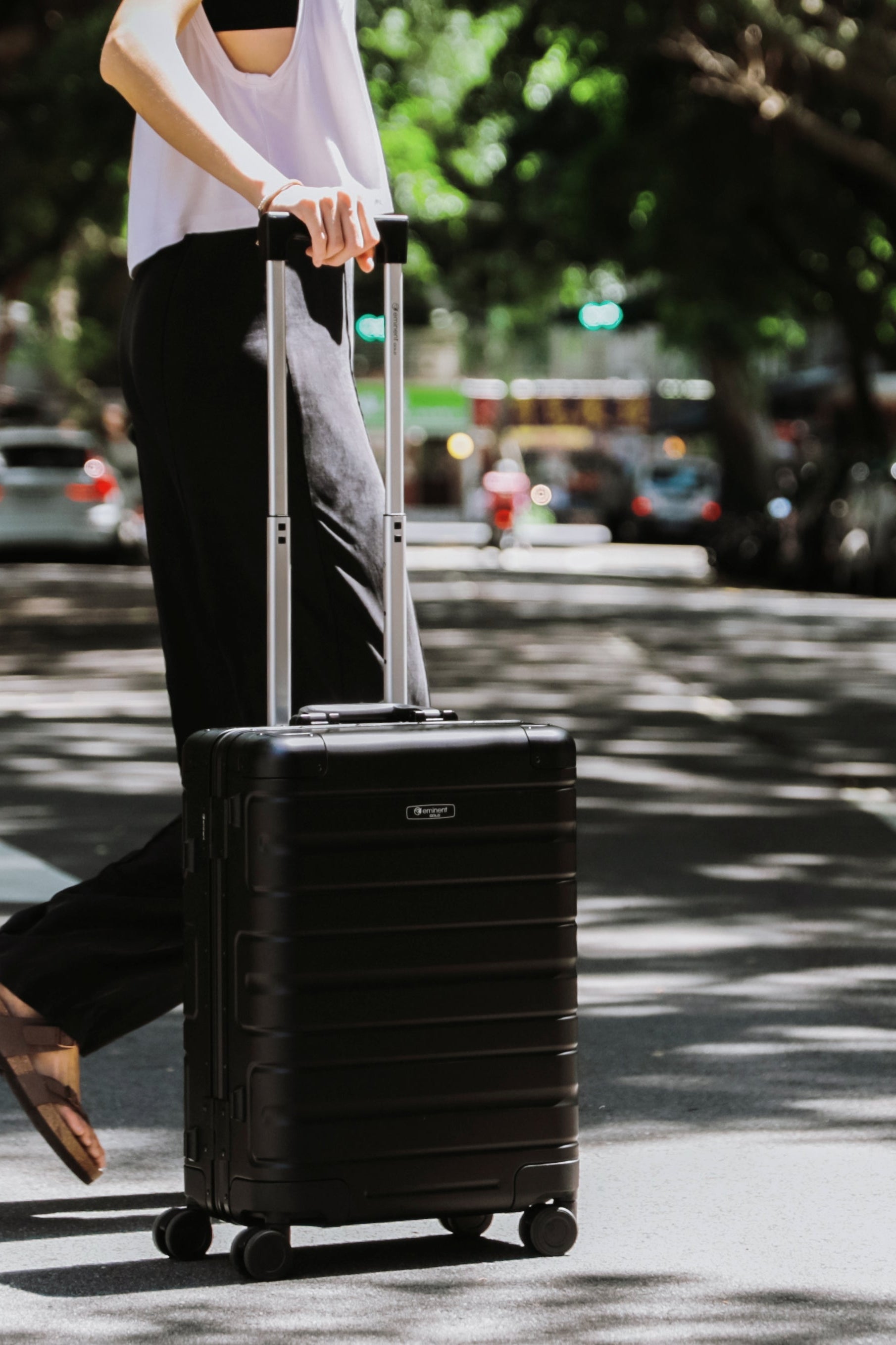 Athens - Medium / Black Aluminum