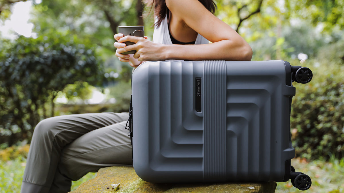 Light and High-Quality Suitcases - Eminent Luggages