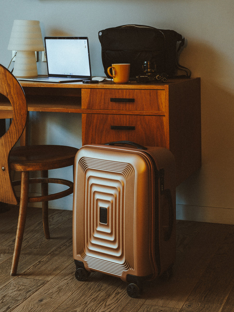 Eminent Twilight Hard Shell Luggage Extra Large Volume Eminent